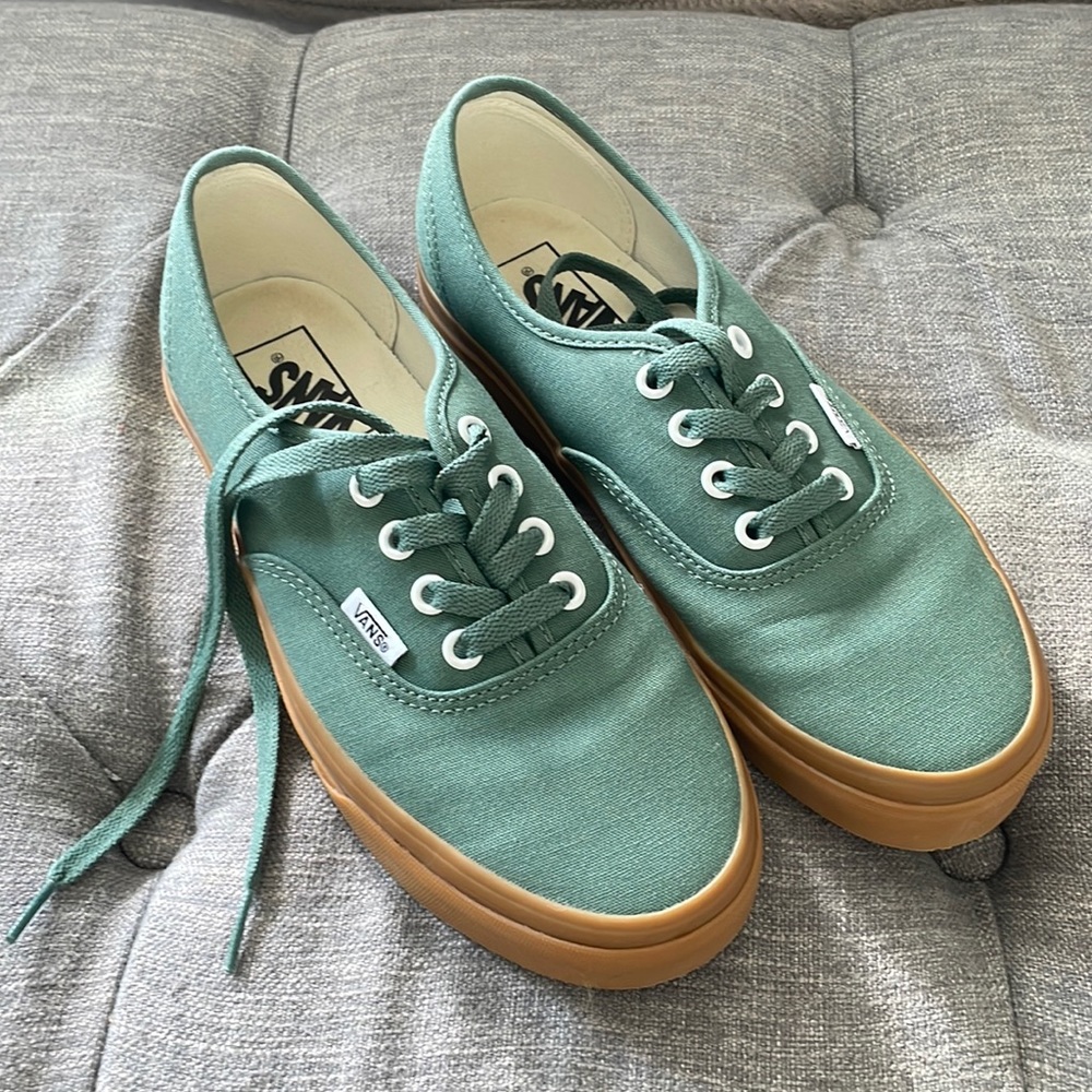 VANS - Women’s ‘Authentic’ - Green w/ Gum sole - size 7.5